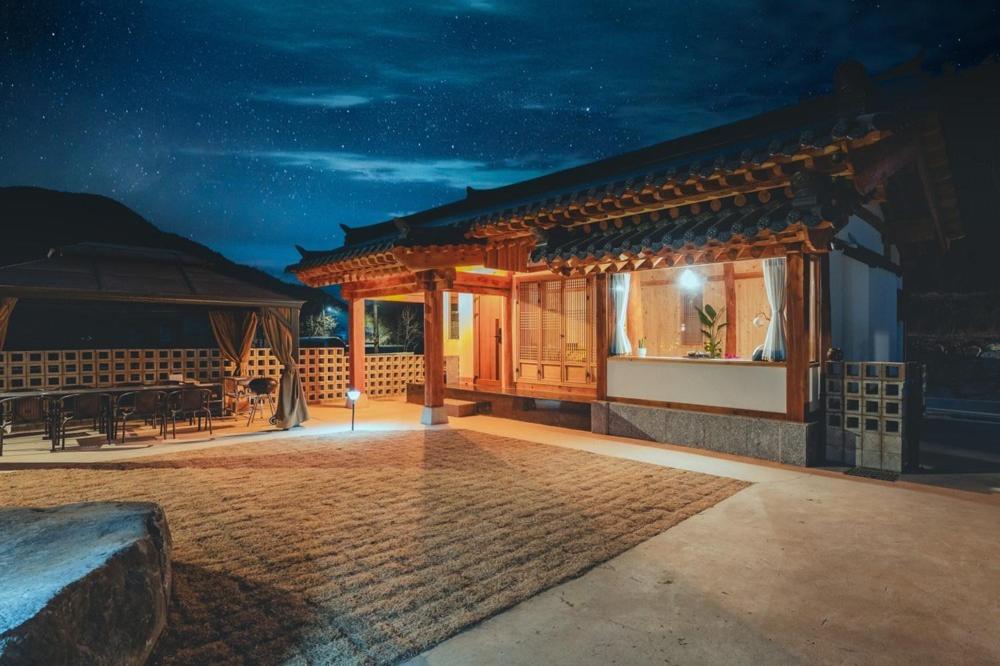 SayŏnにあるMilyang Soandangの建物