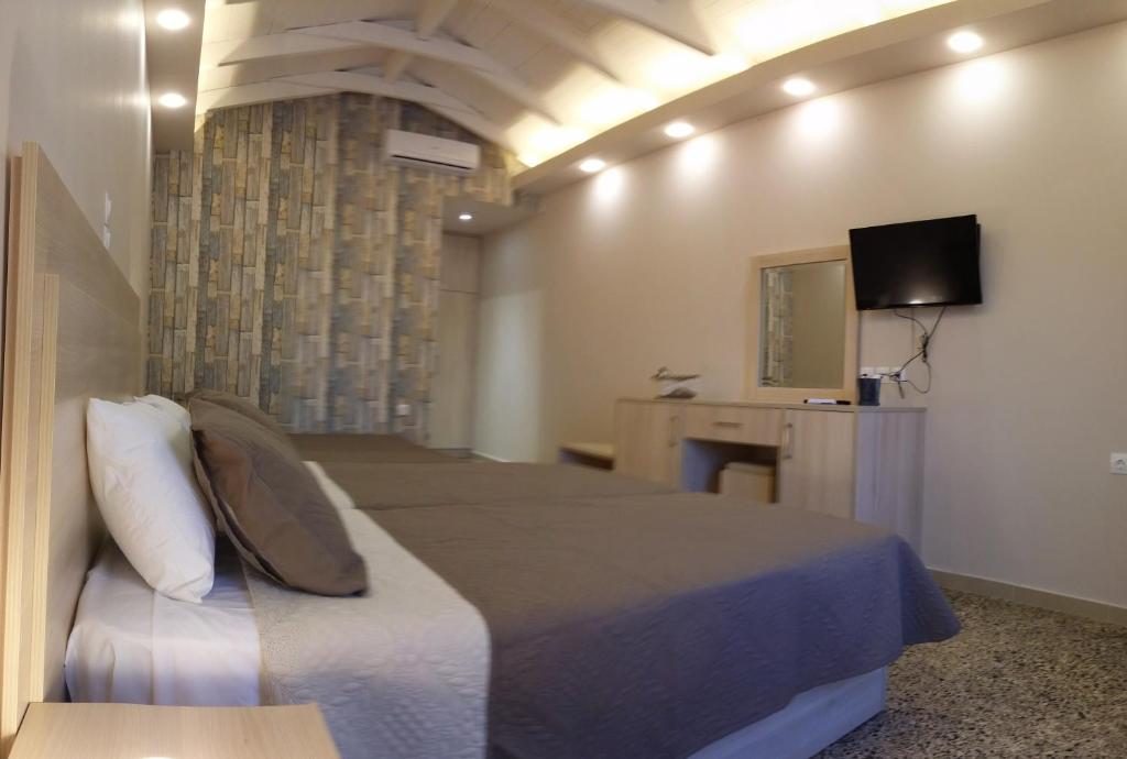 TV/Unterhaltungsangebot in der Unterkunft Anetis Hotel