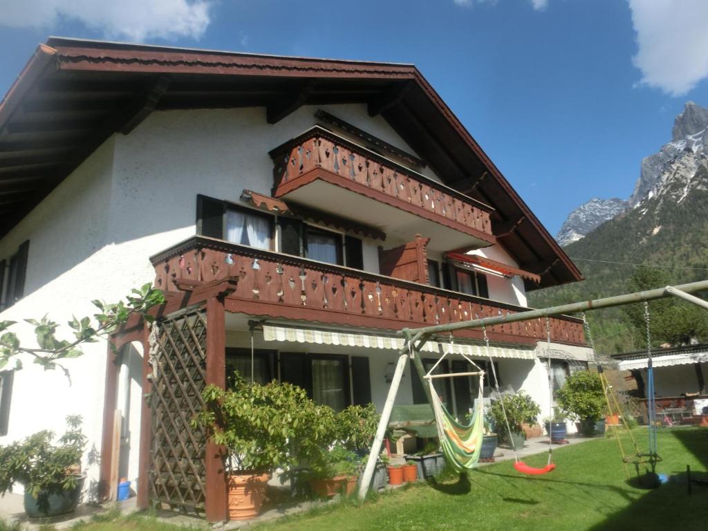 Gallery image of Ferienhaus Lipp in Mittenwald