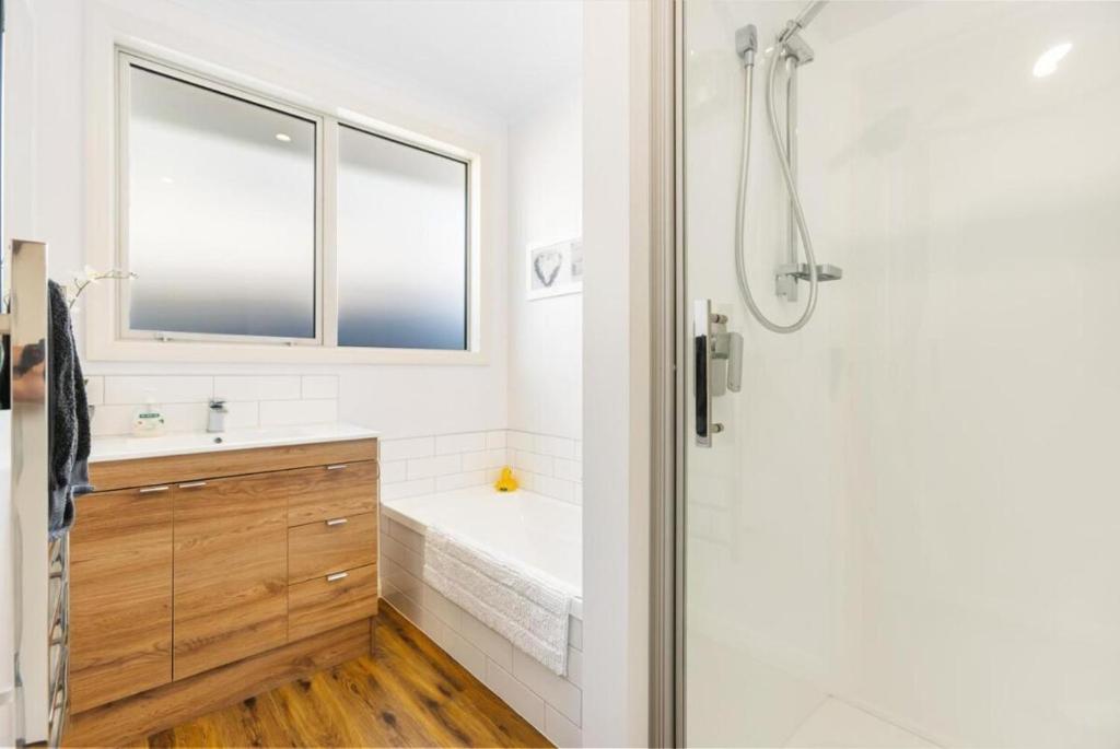 Best for Mates! Double Ensuite! - Resim 7