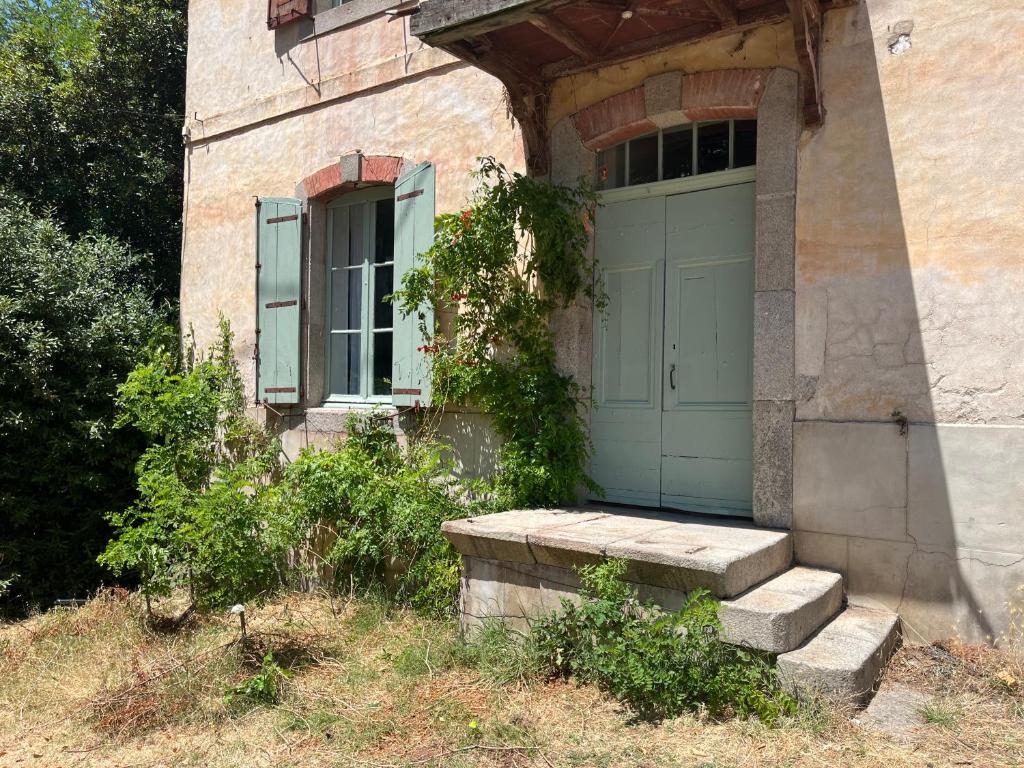 Κήπος έξω από το Domaine Le Chalet de Brousses