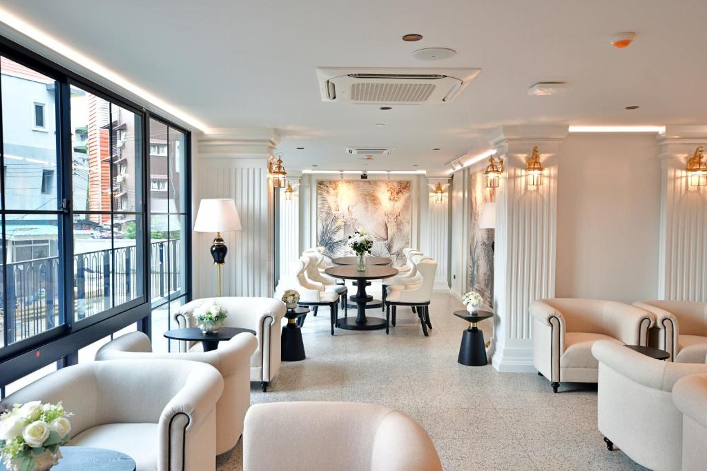 Chateau Du Village Patong - Resim 14