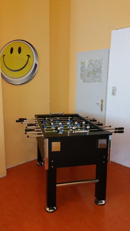Herní místnost v ubytování Happy Go Lucky Hotel + Hostel