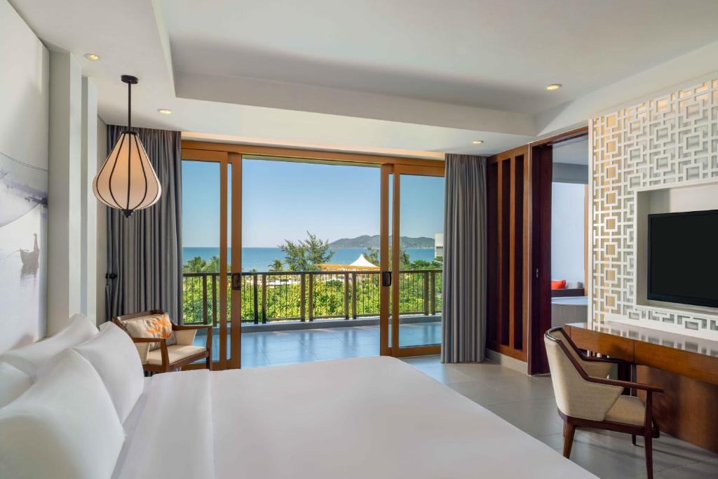 Phòng Grand Có Giường Cỡ King Và Ban Công Nhìn Ra Biển