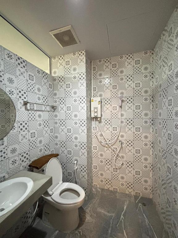 Koupelna v ubytování Lithai Guesthouse