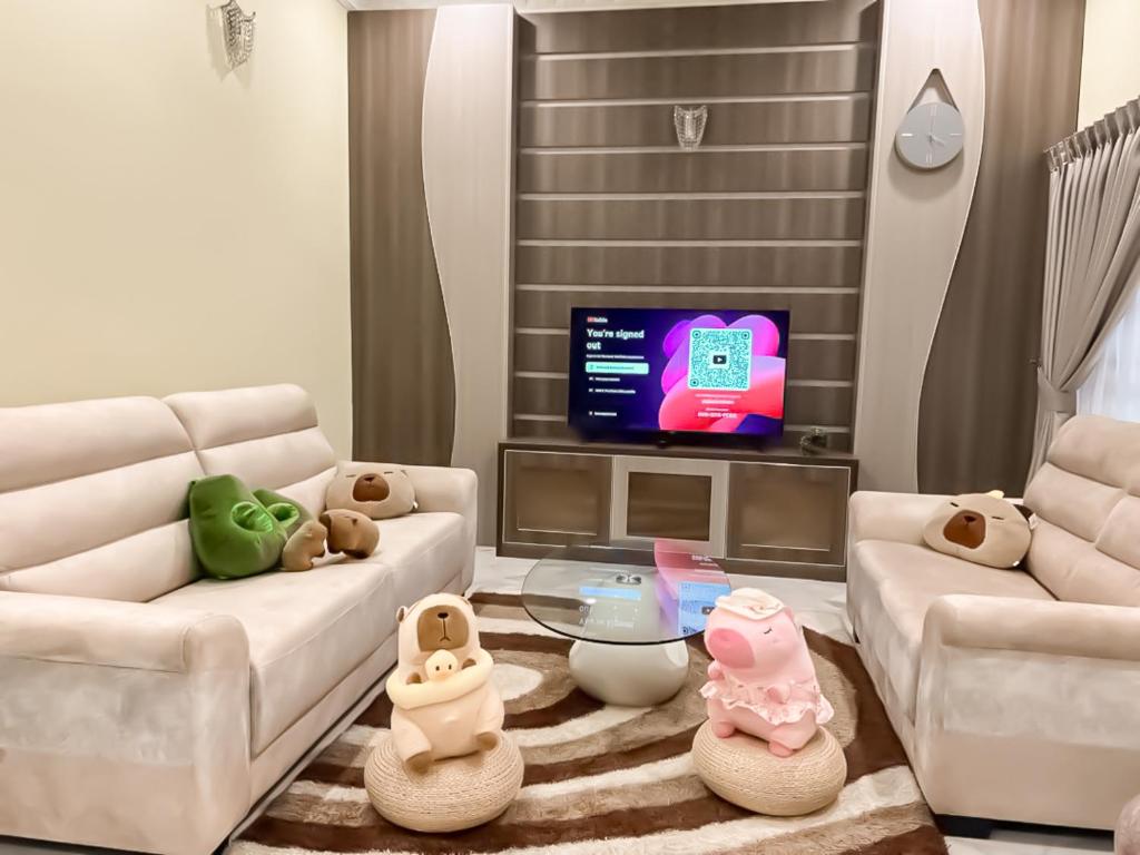 Khu vực ghế ngồi tại Capybara Kids House 12 Pax 5 min to Ipoh Town