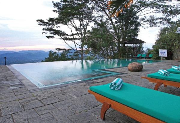 Bazén v ubytování Mount Randholee Resorts & Spa nebo v jeho okolí