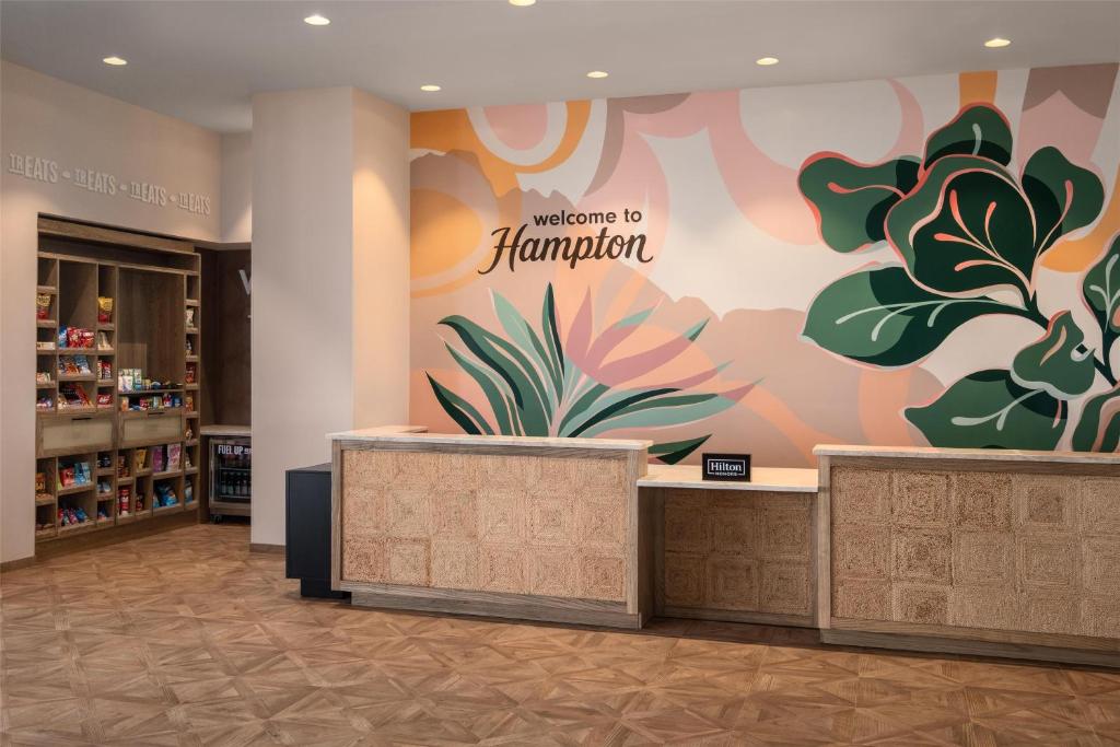 Hampton Inn & Suites Maui North Shore photo