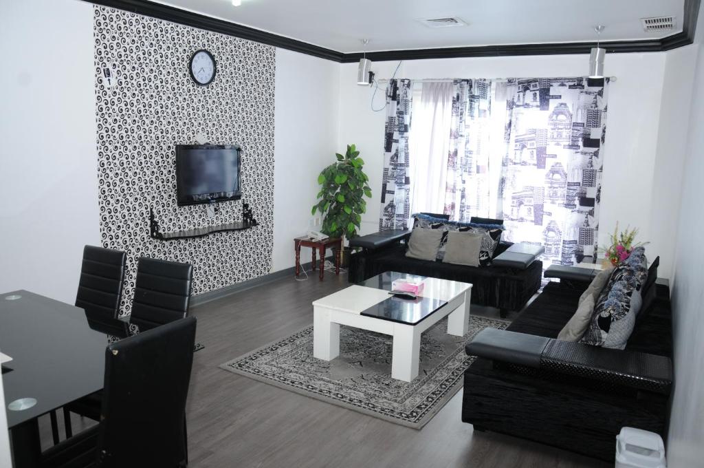 Фоайе или бар в Arinza Tower Quality Apartments