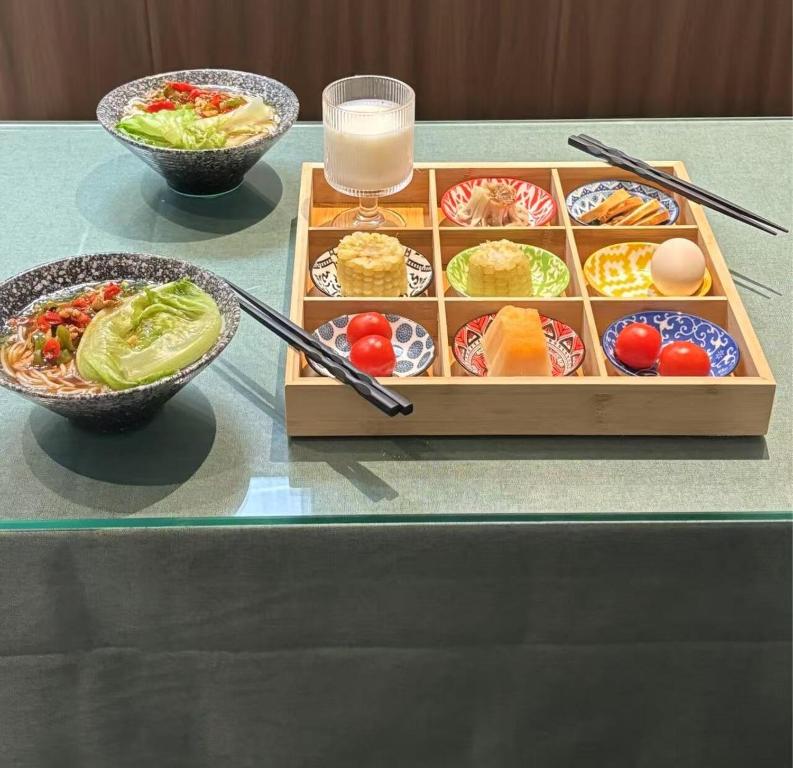 Comida no hotel ou em algum lugar perto