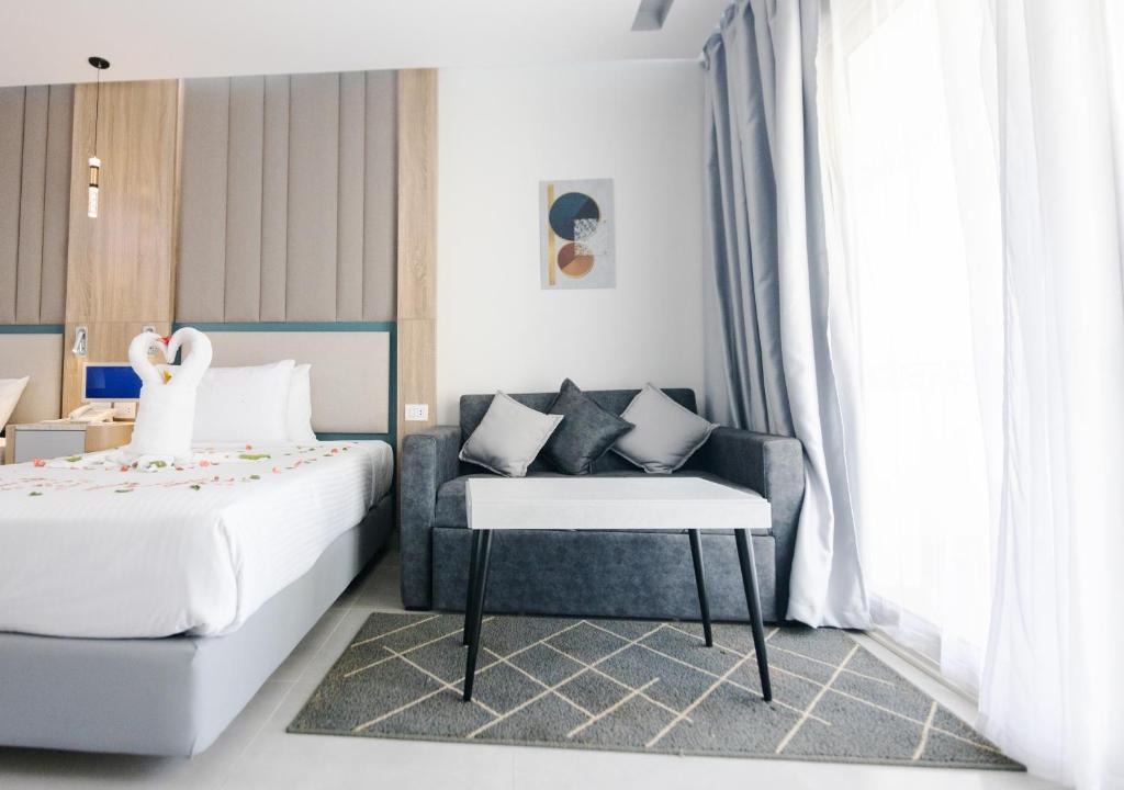 Titanic Beach - Families and Couples only - 17