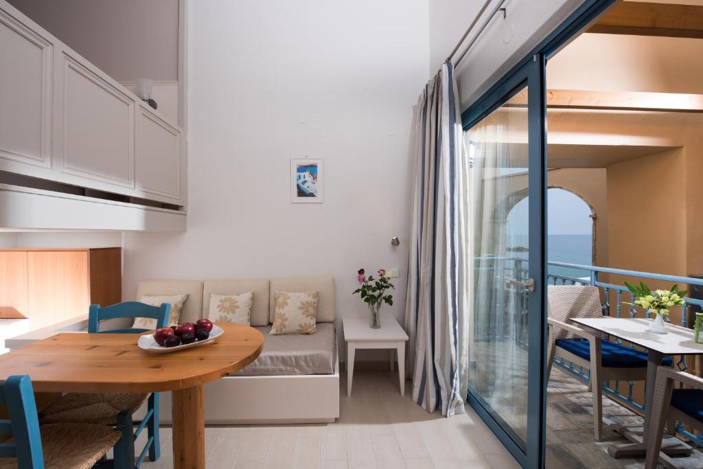 Posezení v ubytování Captain's House Hotel Suites & Apartments