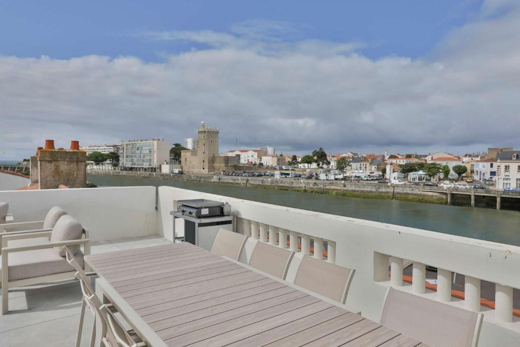 Balkón nebo terasa v ubytování Maison vue sur le chenal avec toit terrasse