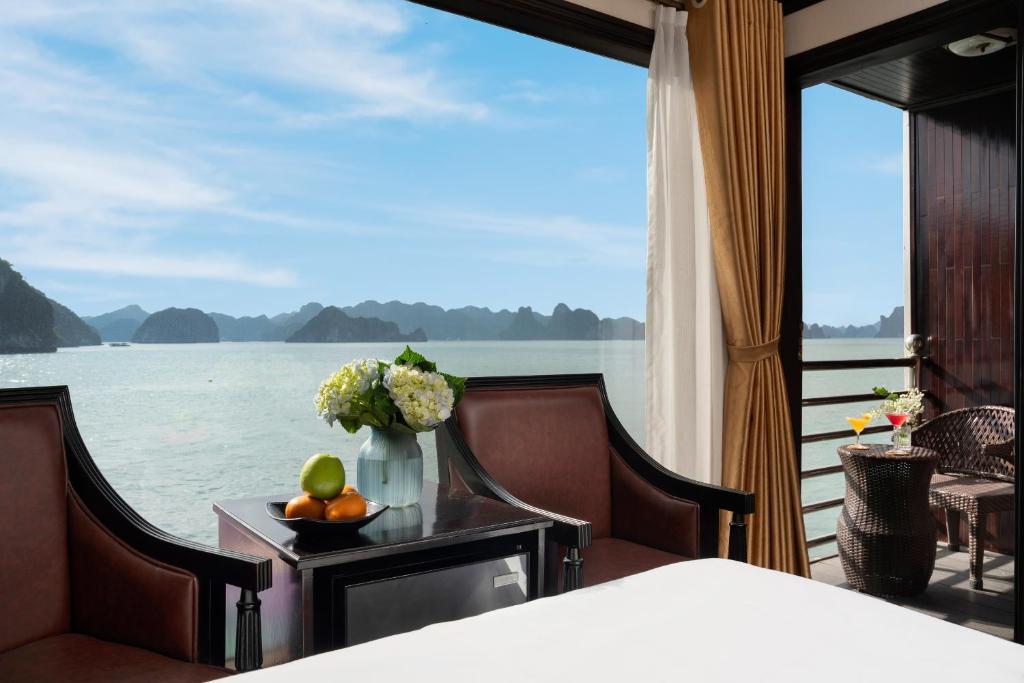 Athena Royal Cruise - Luxury in Halong Bay - 10