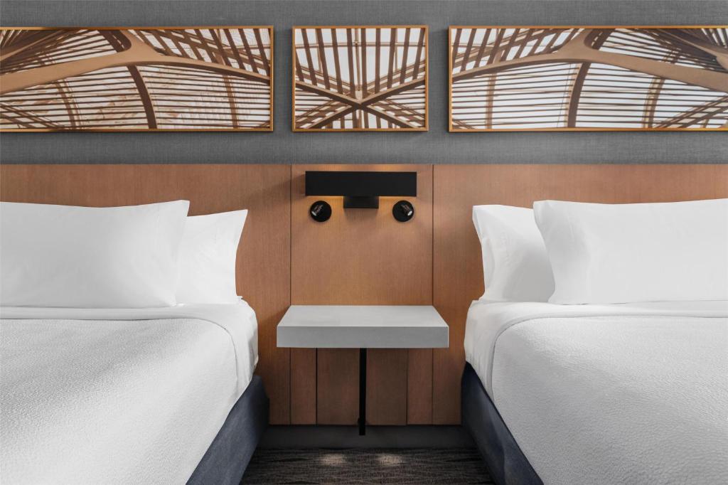 
Queen Room with Two Queen Beds
