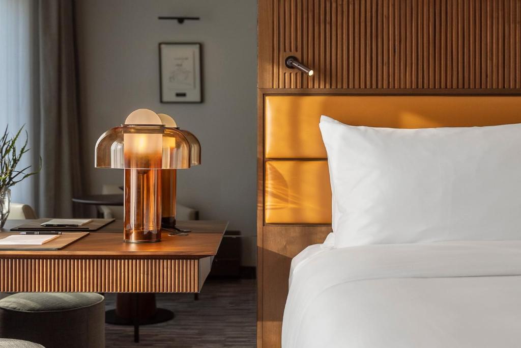 Fairmont Golden Prague - 11