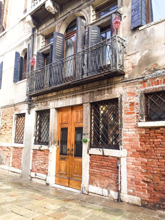 Budova, v ktorej sa ubytovanie bed & breakfast nachádza