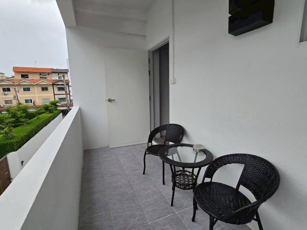 SRINN Hotel Pattaya Klang - Resim 9