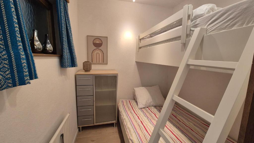 Ένα ή περισσότερα κρεβάτια σε δωμάτιο στο Haus Norea, Top 65