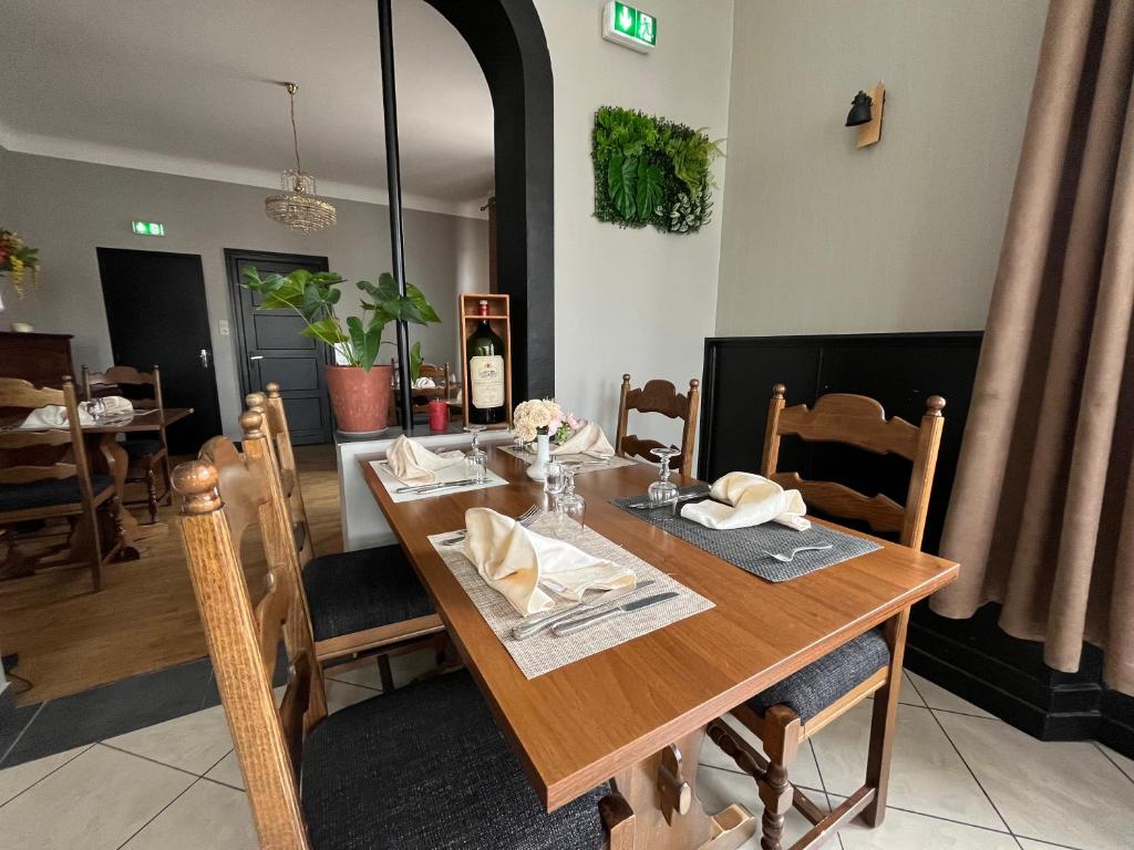Posezení v ubytování Logis Hôtel & Restaurant - Le Floride