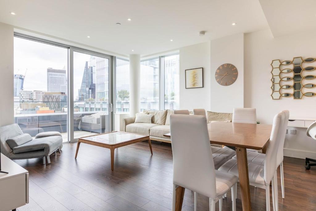 Luxury Penthouse With Stunning Central London Skyline Views Sleep 6 ... - High Ceiling Green Penthouse Rentals In London