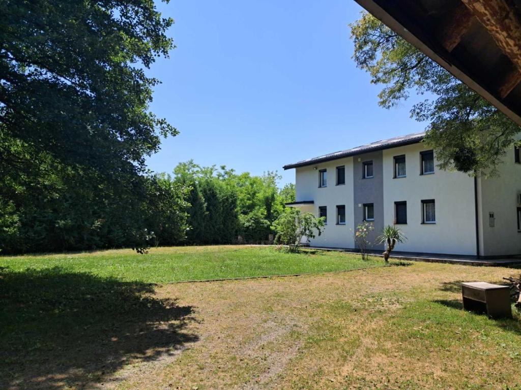 Zahrada ubytování Al-Batten Vila Bihac