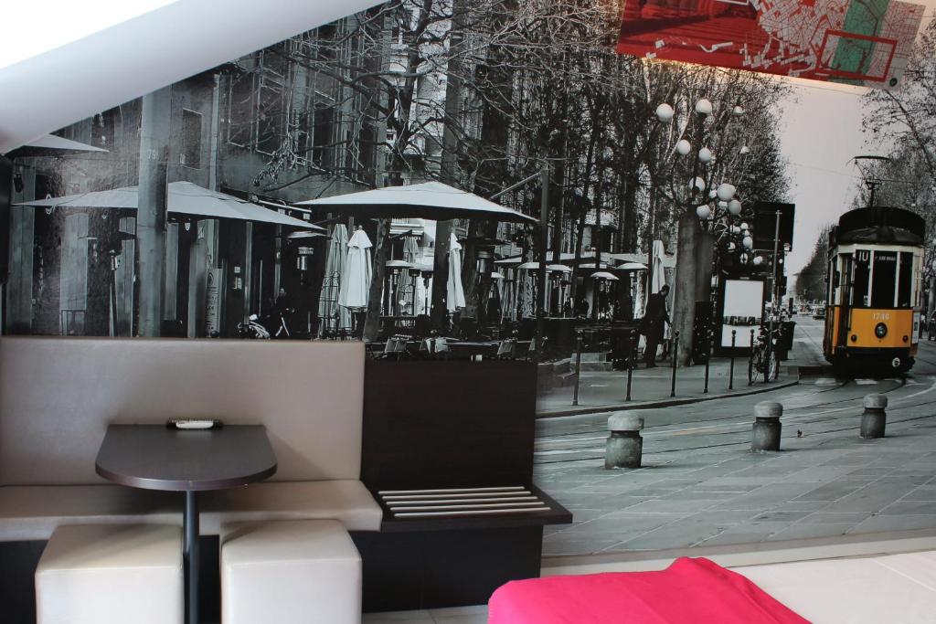 Un lugar para sentarse en NEW GENERATION HOSTEL Navigli Milano