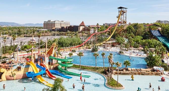 Bazén v ubytovaní Apartamento Maya Relax Salou alebo v jeho blízkosti