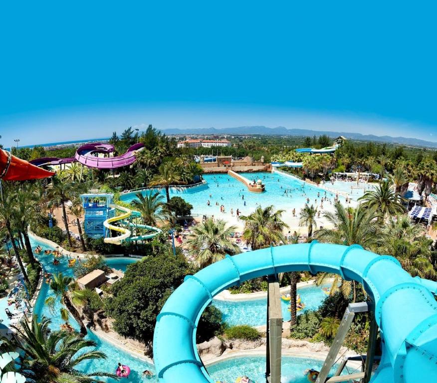 Bazén v ubytovaní Apartamento Maya Relax Salou alebo v jeho blízkosti