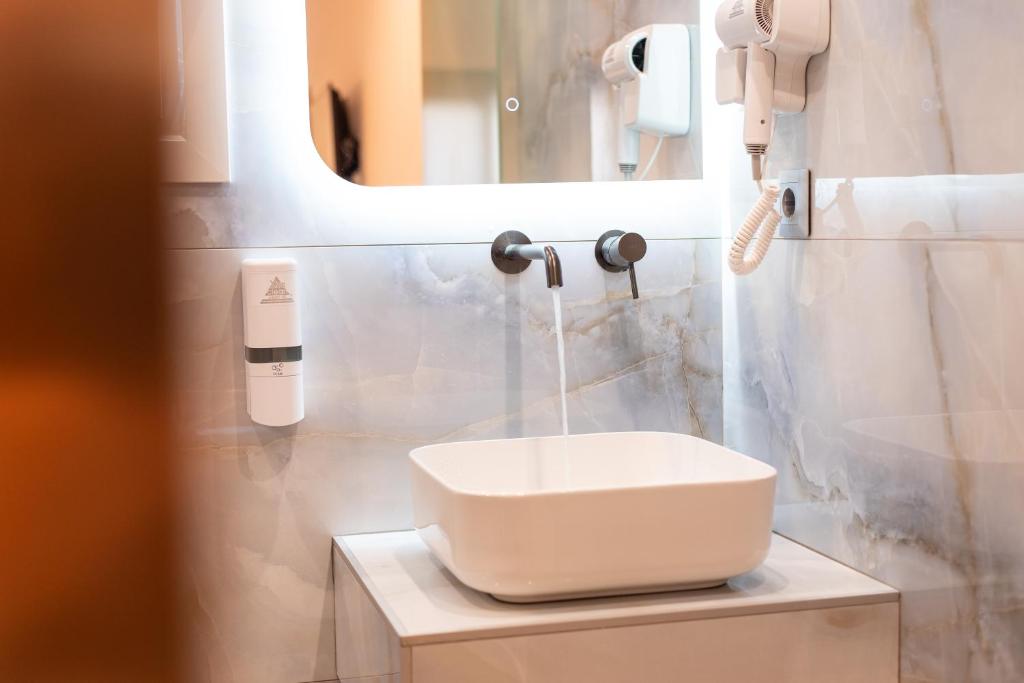 Ameli Cozy Apartments Near Athens Airport - 15