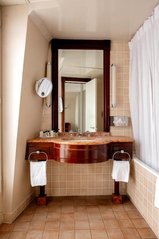 Hôtel De l'Arcade - Resim 12