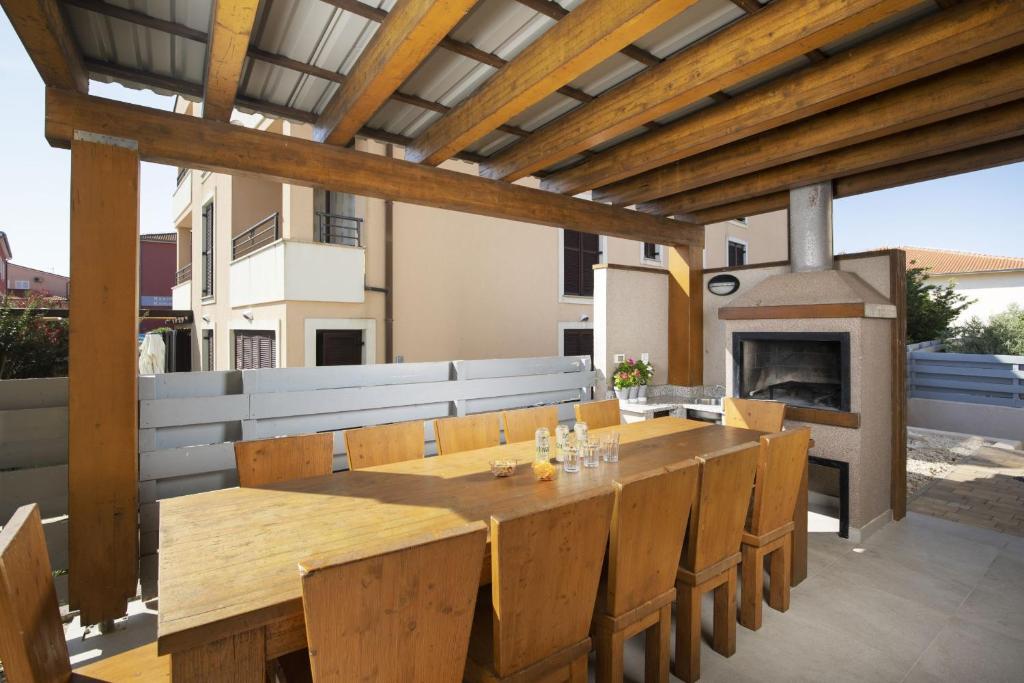 Zdjęcie z galerii obiektu 6-bedroom Villa Chiara with Sea View w mieście Premantura