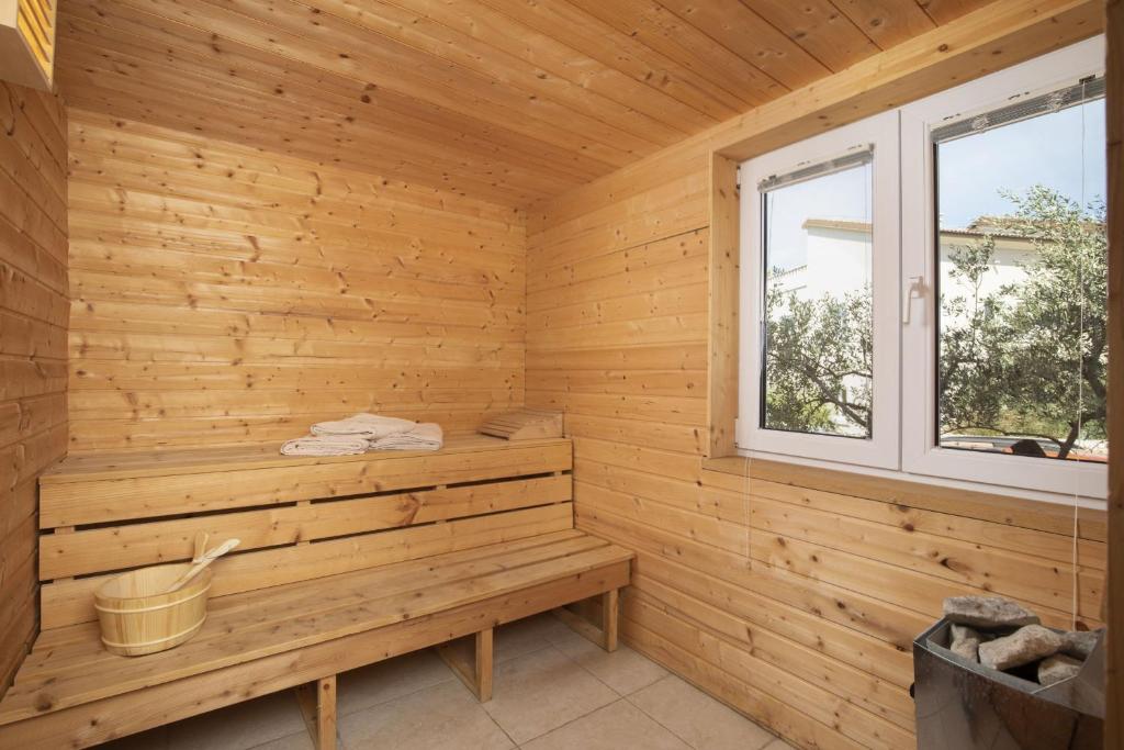 Zdjęcie z galerii obiektu 6-bedroom Villa Chiara with Sea View w mieście Premantura
