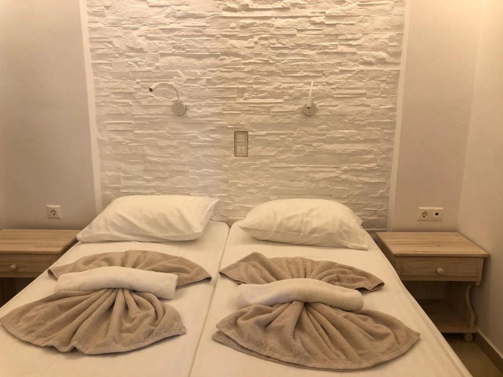 Acti Plaka Hotel - 8