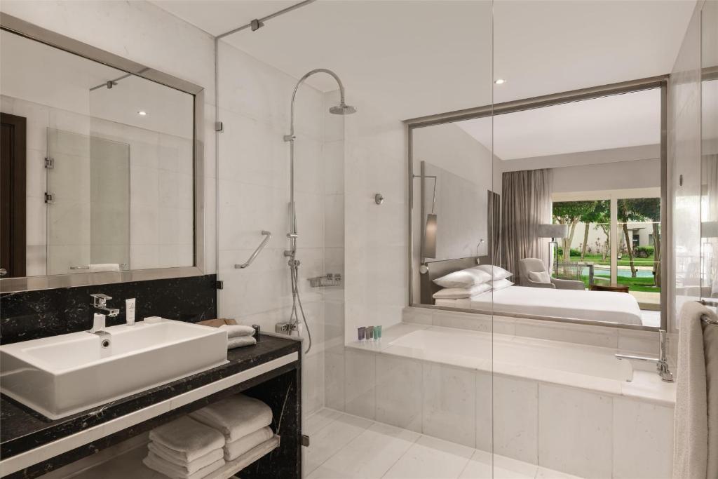 Dusit Thani LakeView Cairo - 4