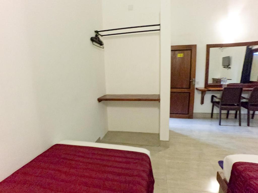 Orient Lodge - Galewela - Triple Room With Balcony