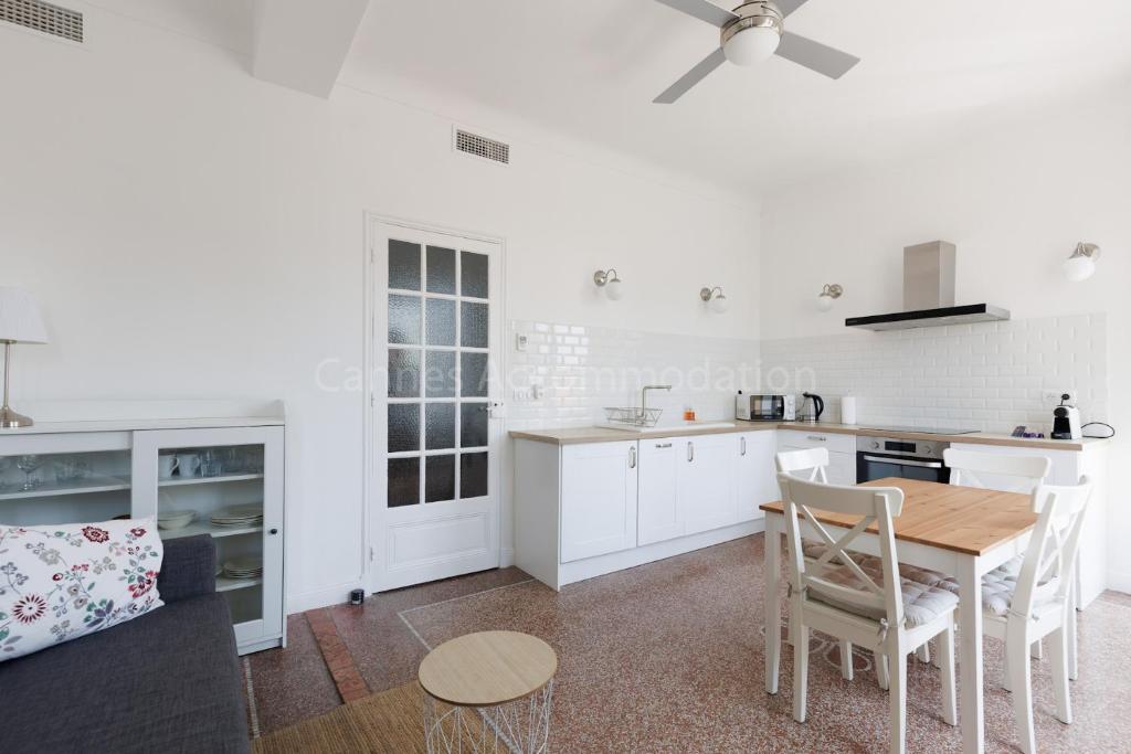 Η κουζίνα ή μικρή κουζίνα στο Soeur