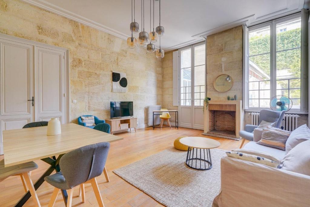 Bel appartement avec terrasse et parking privé