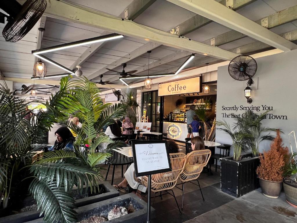 Un restaurant sau alt loc unde se poate mânca la CasaZlyn Studio By MySky Stays at Presint 5, Putrajaya