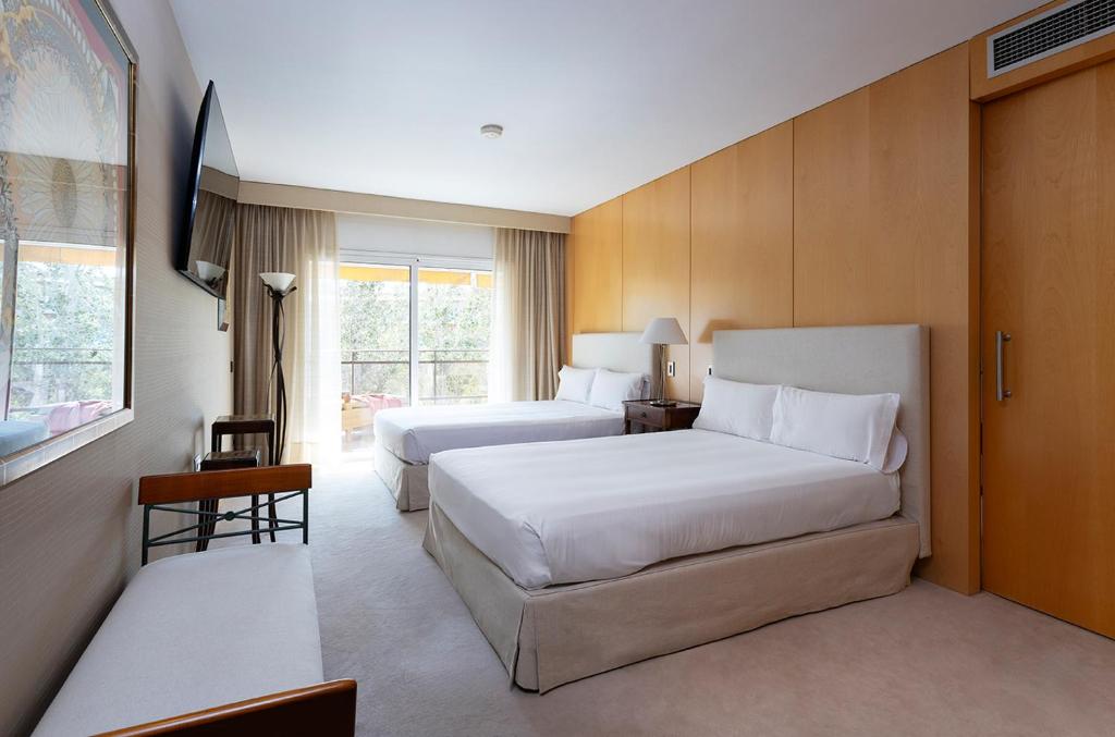 Suites del Mar Fenals Apartments - imagen 4