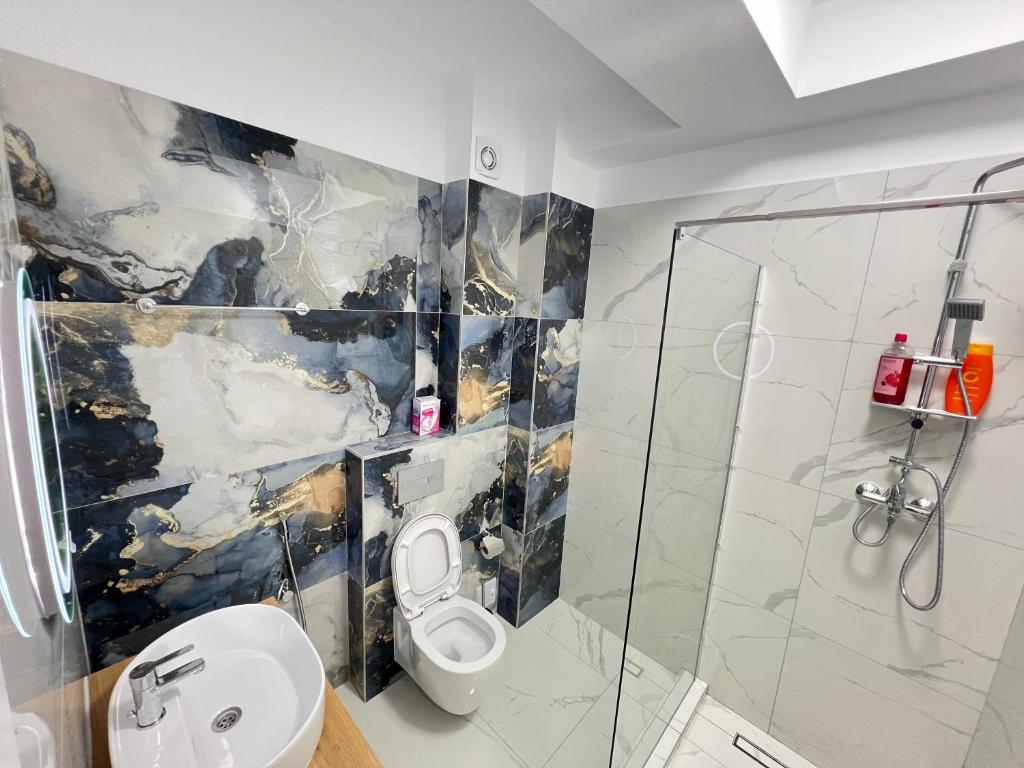 Premium Rooms & Boutique Apartments with Free Parking - Resim 14