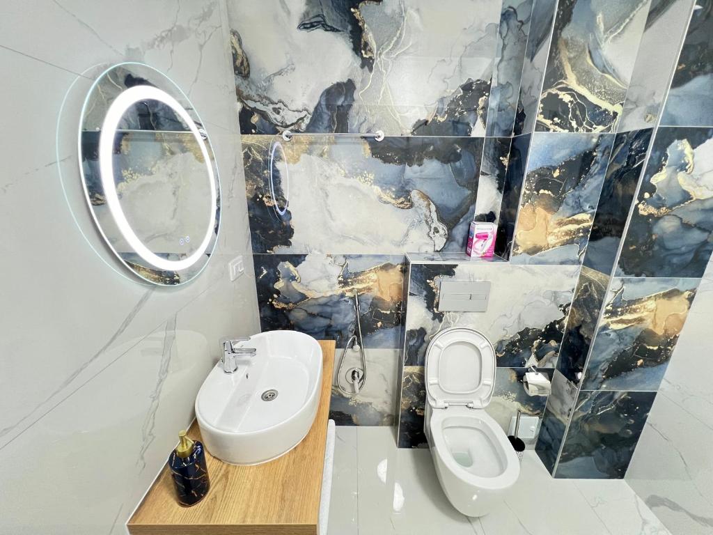 Premium Rooms & Boutique Apartments with Free Parking - Resim 24