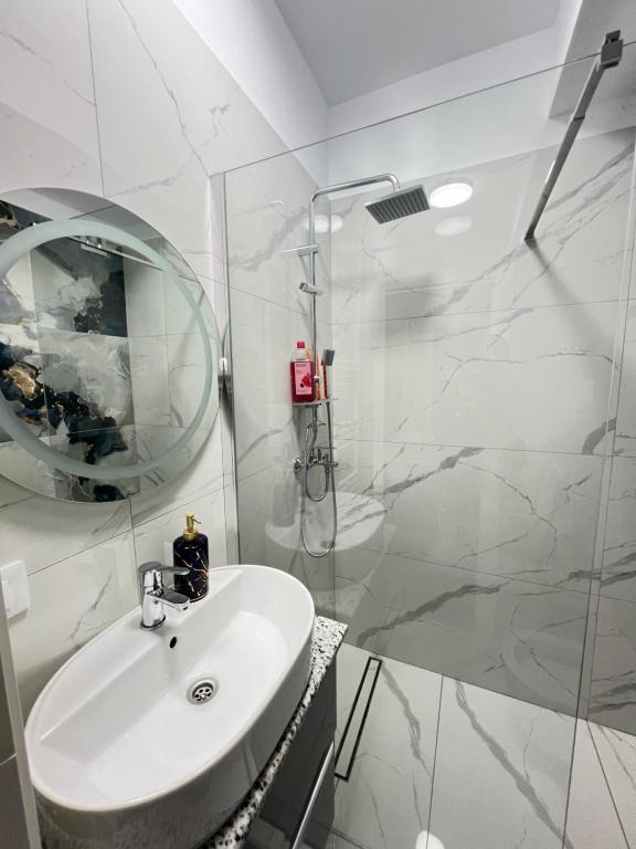 Premium Rooms & Boutique Apartments with Free Parking - Resim 38