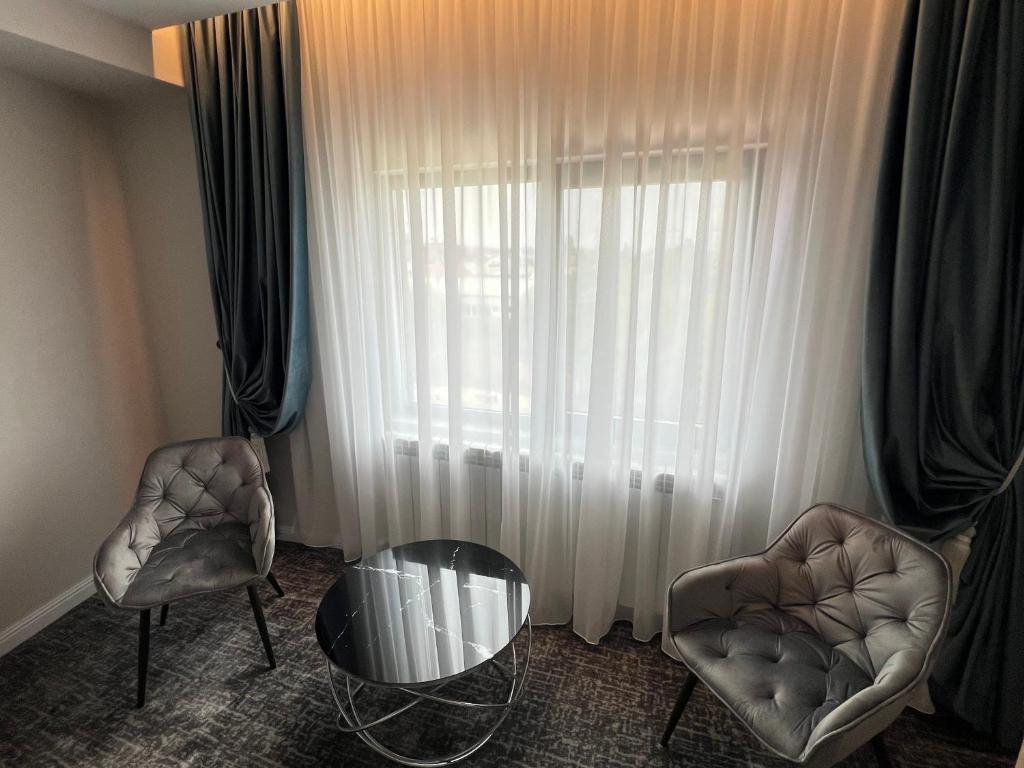 Premium Rooms & Boutique Apartments with Free Parking - Resim 39