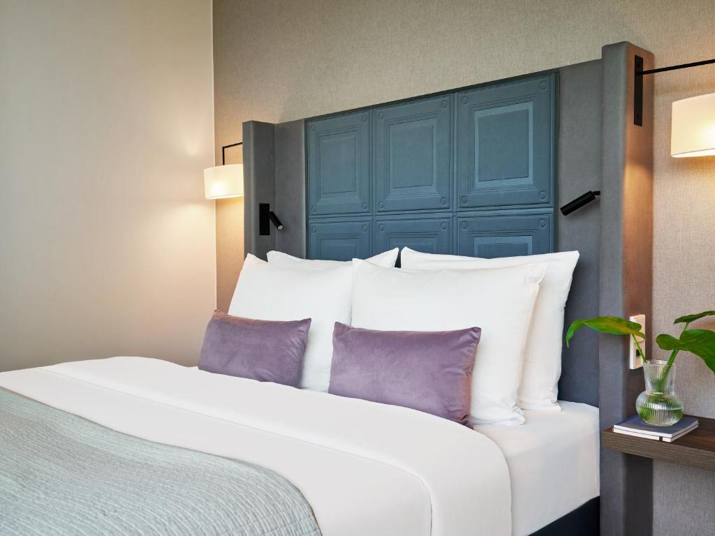 
Studio - Disability Access
