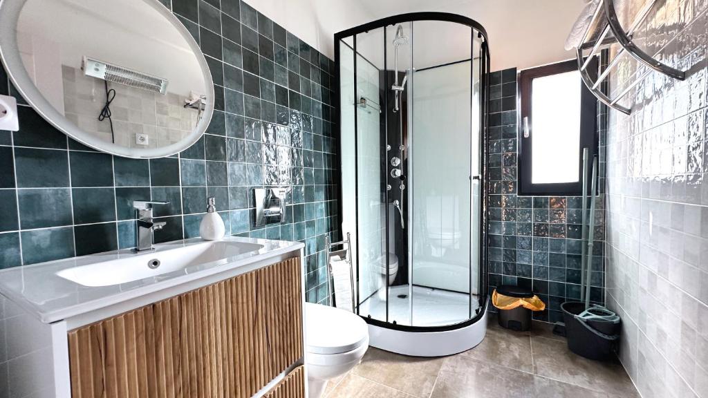 Et badeværelse på Varadeo Hill Resort