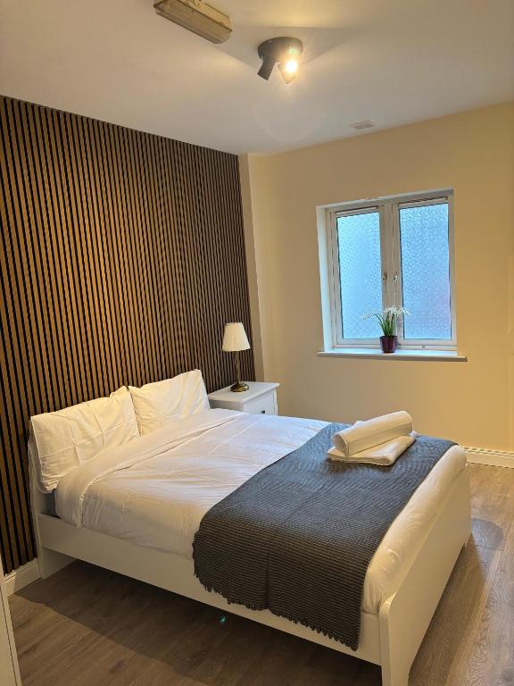 Excellent Central Location Apt 2 R2