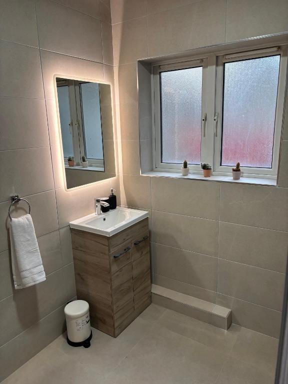 Excellent Central Location Apt 2 R2 - Resim 19