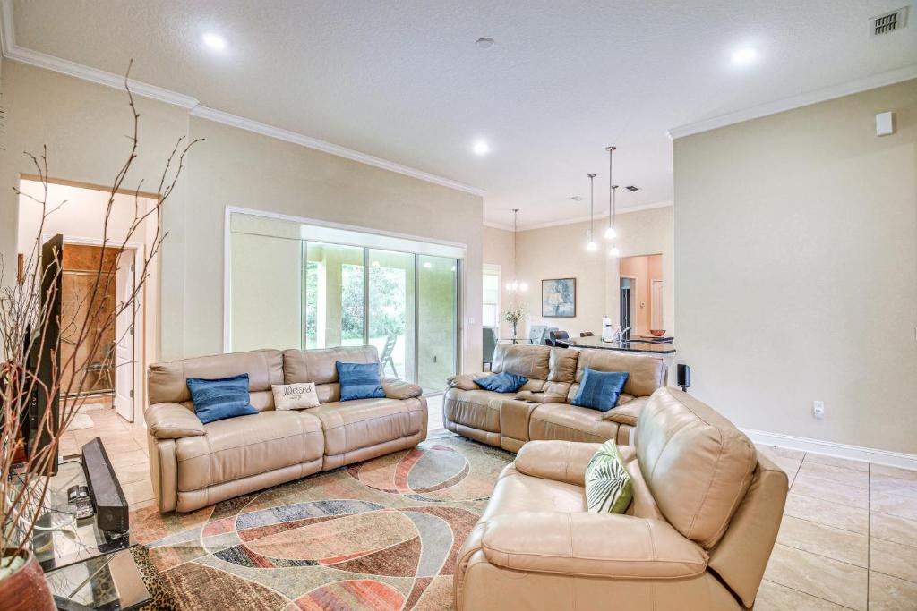 Posezení v ubytování Family Home Less Than 10 Mi to Flagler Beach WFH Ready!