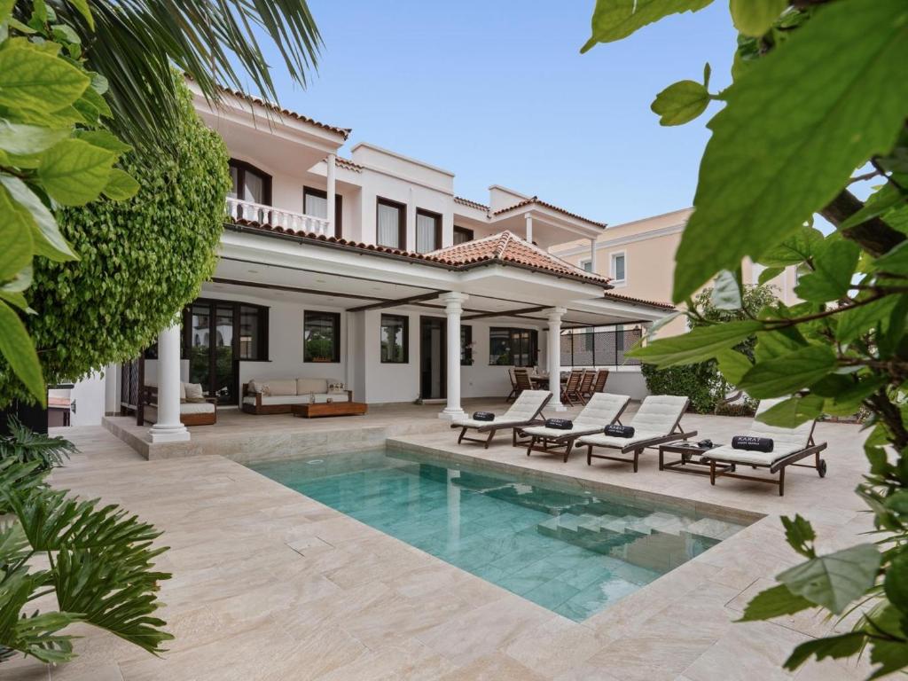 Πισίνα στο ή κοντά στο KARAT Villa Salvaje